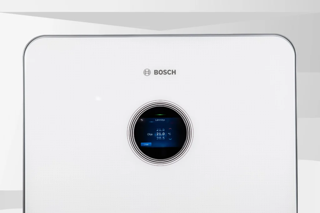 Bosch maalämpöpumpun compress 7001i näyttö.